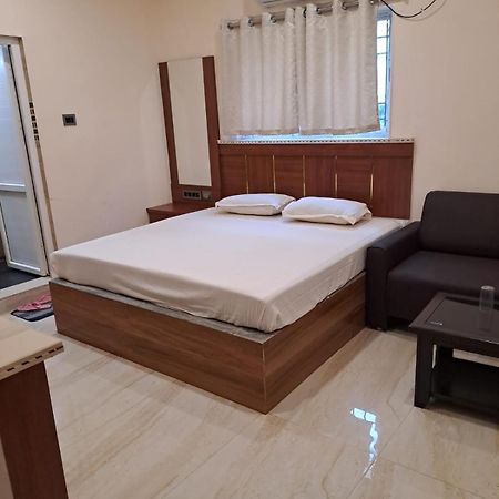 פאטנה Hotel Vivek מראה חיצוני תמונה